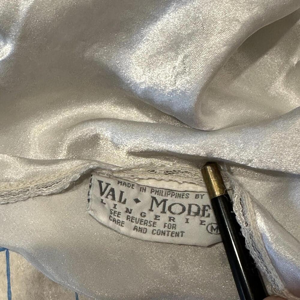 Val Mode Purple Vintage 90s Tank Top Lace Lingerie Y2K Sleeveless Floral Silky